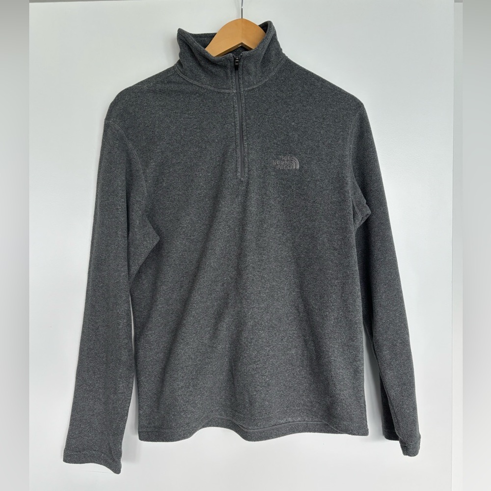 The North Face 20” PTP Men’s Quarter-Zip Fleece Pullover, Grey, Size Small.